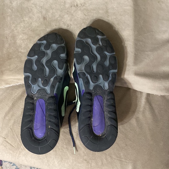 Nike Air Max 270 React - Picture 4 of 5